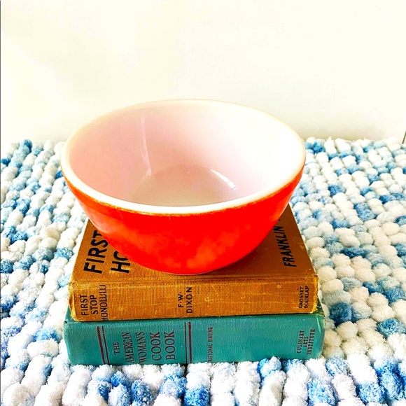 Other - Vintage Pyrex primary colours mid century